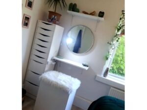 Makeup dressing table