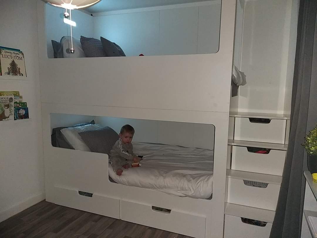 Staircase bunk bed